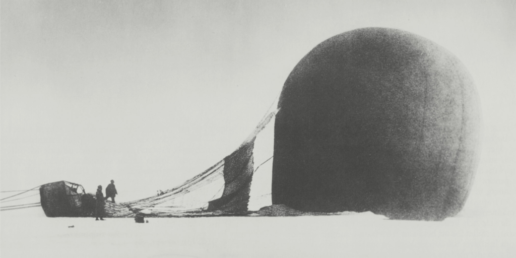Picture of the hydrogen balloon with which Andree went to the north pole in the 2nd half of the 1800s